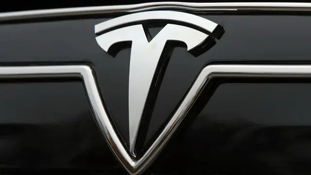 Peluncuran Robotaxi Ditunda, Saham Tesla Turun 8%